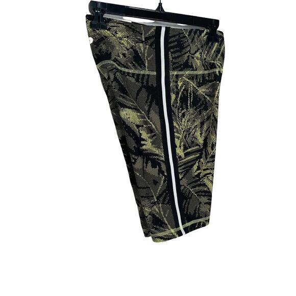 Dkny Sport Pixel Palm-Print High-Waist Bike Shorts Black, green S - Picture 8 of 11